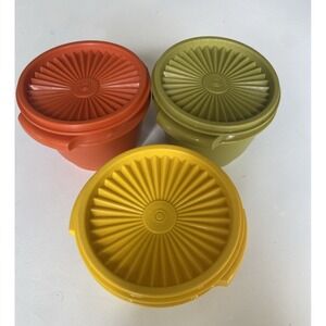 Vintage Tupperware Set of 3 Servalier Bowls 886 with Lids 812